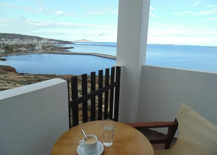 Meltemi カントリーハウス Frý